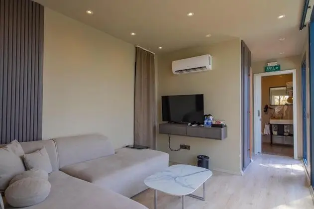 Luxury Suite, Göl Manzaralı, Isıtmalı Özel Havuzlu