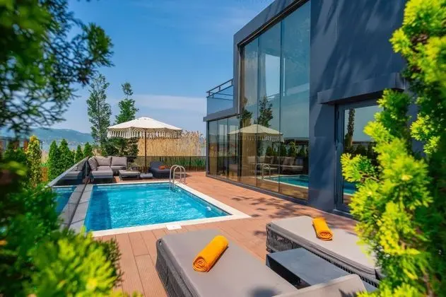 Luxury Suite, Göl Manzaralı, Isıtmalı Özel Havuzlu