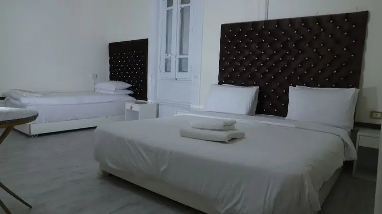 Tek Büyük veya İki Ayrı Yataklı Oda