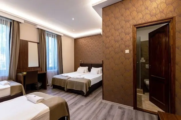 Standard Dört Kişilik Oda, Sigara İçilmez