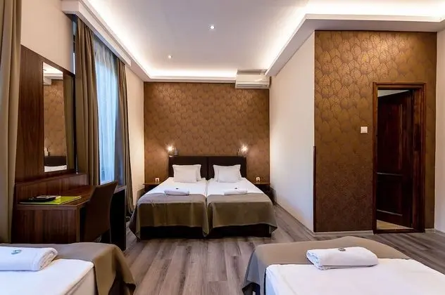 Standard Dört Kişilik Oda, Sigara İçilmez