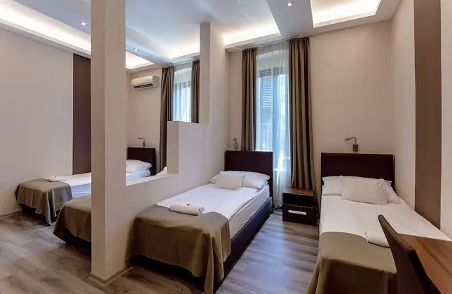 Standard Dört Kişilik Oda, Sigara İçilmez