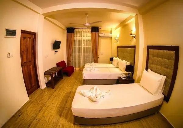 Deluxe Üç Kişilik Oda, Banyolu/Duşlu, Şehir Manzaralı