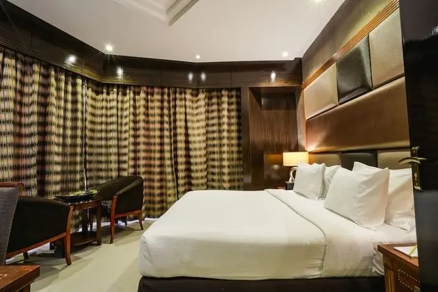 Deluxe Tek Büyük Yataklı Oda