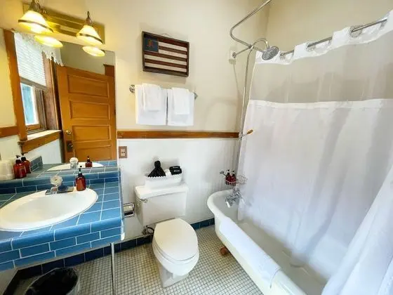 Basic Oda, 1 Büyük (Queen) Boy Yatak