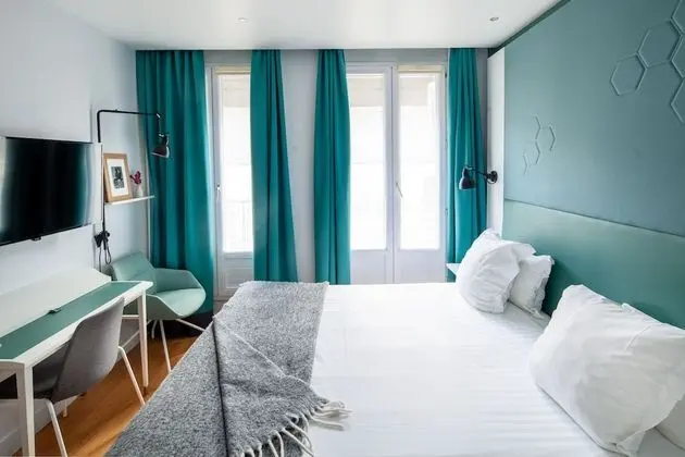 Classic Tek Büyük Yataklı Oda