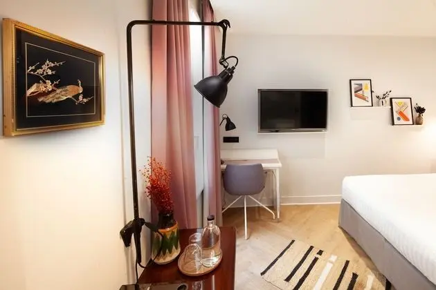 Classic Tek Büyük Yataklı Oda