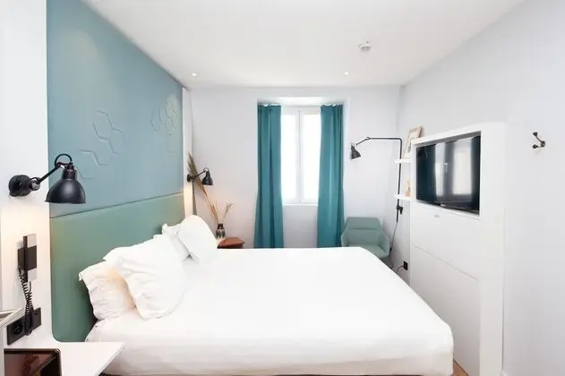 Standard Tek Büyük Yataklı Oda