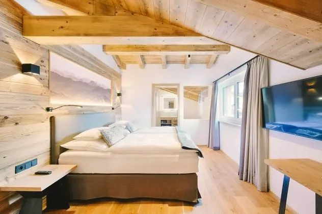 Tek Büyük Yataklı Oda