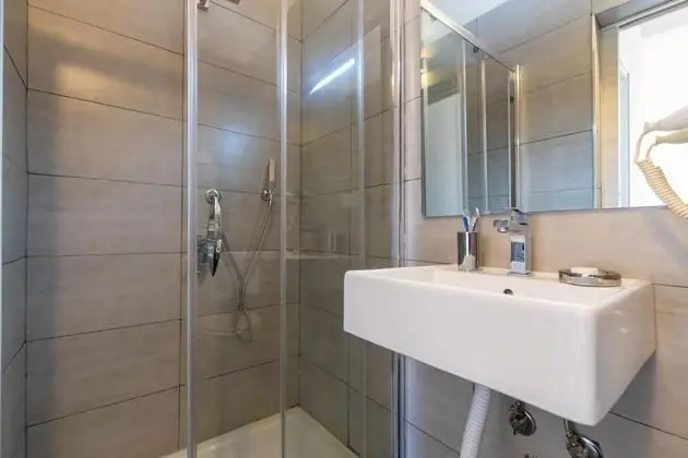 Deluxe Dört Kişilik Oda