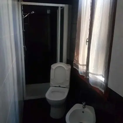 Tek Büyük Yataklı Oda, Ortak Banyo