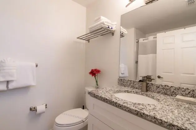 Ev (Venetian Bay Community, pools, spa, b)