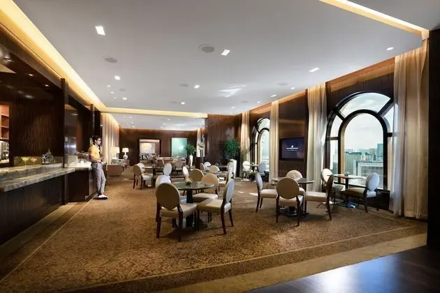 Prestige Club Lounge Premium Two Queen Suite