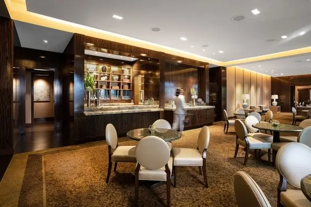 Prestige Club Lounge Premium Two Queen Suite