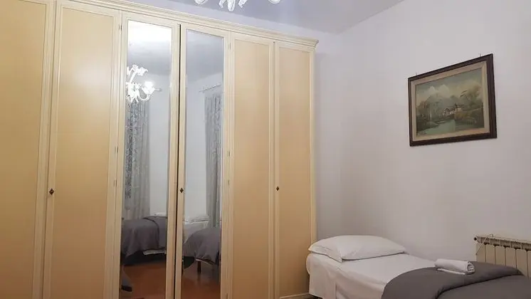 Dört Kişilik Oda, Veranda