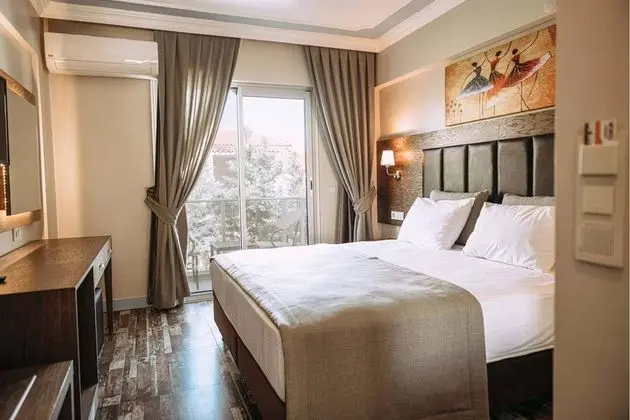 İki Kişilik Bahçe Manzaralı French Bed