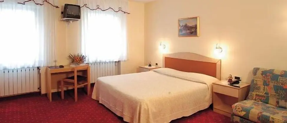 Standard Tek Büyük veya İki Ayrı Yataklı Oda, Dağ Manzaralı