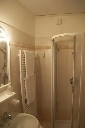 Standard Tek Büyük veya İki Ayrı Yataklı Oda, Dağ Manzaralı