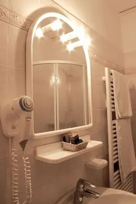 Standard Tek Büyük veya İki Ayrı Yataklı Oda, Dağ Manzaralı