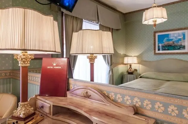 Standard Tek Büyük veya İki Ayrı Yataklı Oda