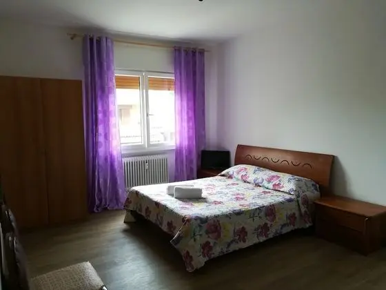 Tek Büyük Yataklı Oda, Ortak Banyo