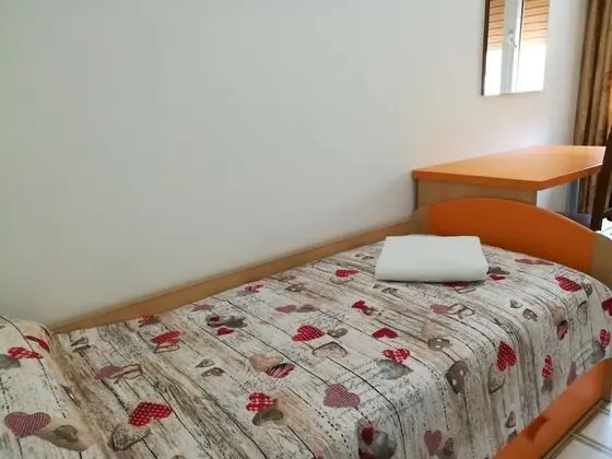 Tek Kişilik Oda, Ortak Banyo