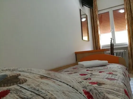 Tek Kişilik Oda, Ortak Banyo