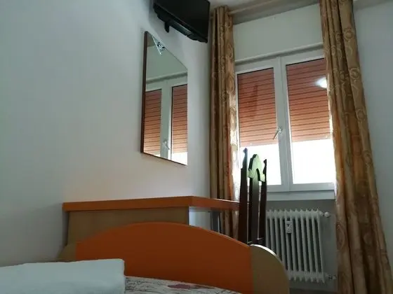 Tek Kişilik Oda, Ortak Banyo