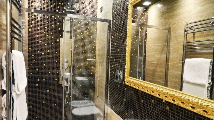 Comfort Tek Büyük veya İki Ayrı Yataklı Oda