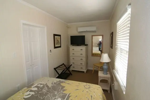 Standard 2 Bedroom, Kitchen