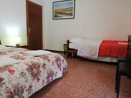 Classic Üç Kişilik Oda, Birden Çok Yatak, Ortak Banyo, Park Manzaralı
