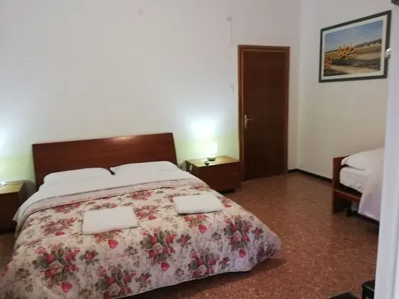 Classic Üç Kişilik Oda, Birden Çok Yatak, Ortak Banyo, Park Manzaralı