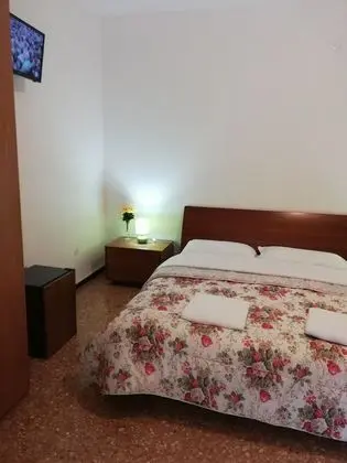 Classic Üç Kişilik Oda, Birden Çok Yatak, Ortak Banyo, Park Manzaralı