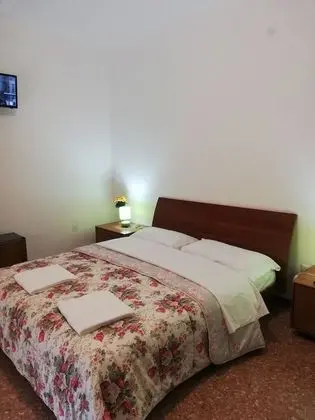 Classic Üç Kişilik Oda, Birden Çok Yatak, Ortak Banyo, Park Manzaralı