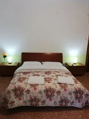 Classic Üç Kişilik Oda, Birden Çok Yatak, Ortak Banyo, Park Manzaralı