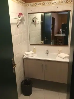 Tek Büyük Yataklı Oda, Ortak Banyo