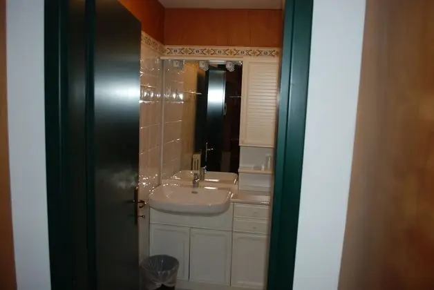 Tek Büyük Yataklı Oda, Ortak Banyo