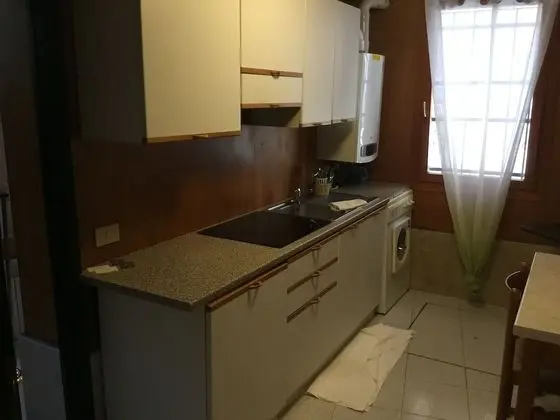 Tek Büyük Yataklı Oda, Ortak Banyo