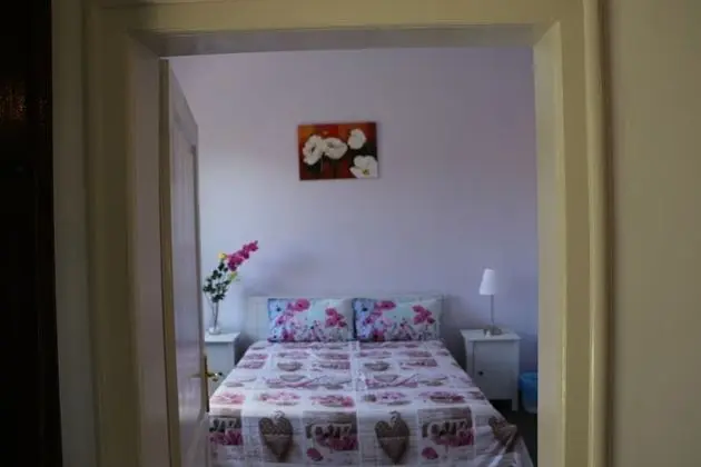 Tek Büyük Yataklı Oda, Ortak Banyo