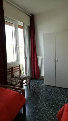 Basic Tek Büyük veya İki Ayrı Yataklı Oda, Ortak Banyo