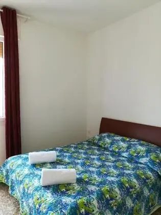Basic Tek Büyük veya İki Ayrı Yataklı Oda, Ortak Banyo