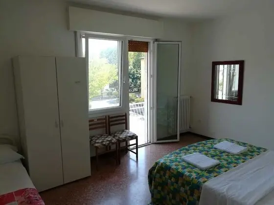Basic Üç Kişilik Oda, Ortak Banyo