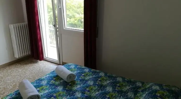 Basic Üç Kişilik Oda, Ortak Banyo