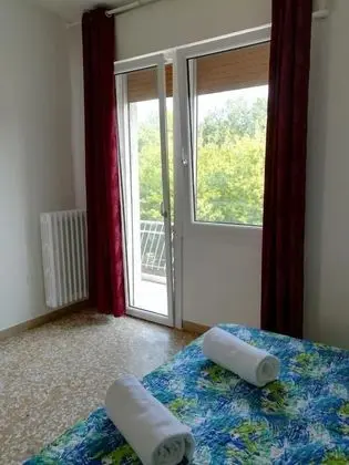 Basic Üç Kişilik Oda, Ortak Banyo