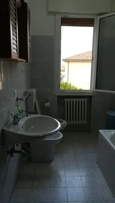 Basic Üç Kişilik Oda, Ortak Banyo