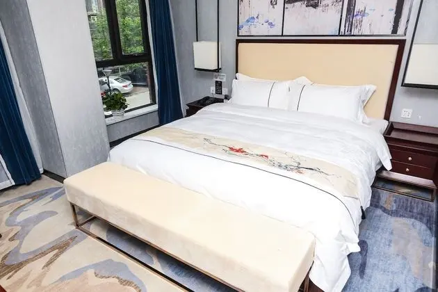 Deluxe Tek Büyük Yataklı Oda