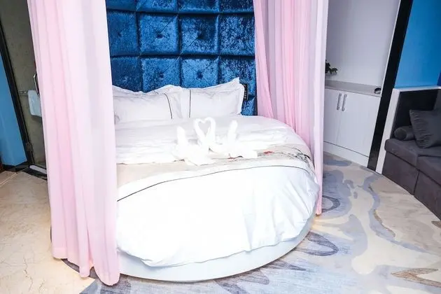 Romantic Tek Büyük Yataklı Oda