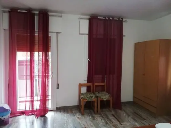 Tek Büyük Yataklı Oda, Ortak Banyo