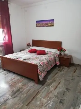 Tek Büyük Yataklı Oda, Ortak Banyo