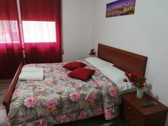 Tek Büyük Yataklı Oda, Ortak Banyo